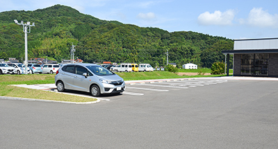 お客様駐車場